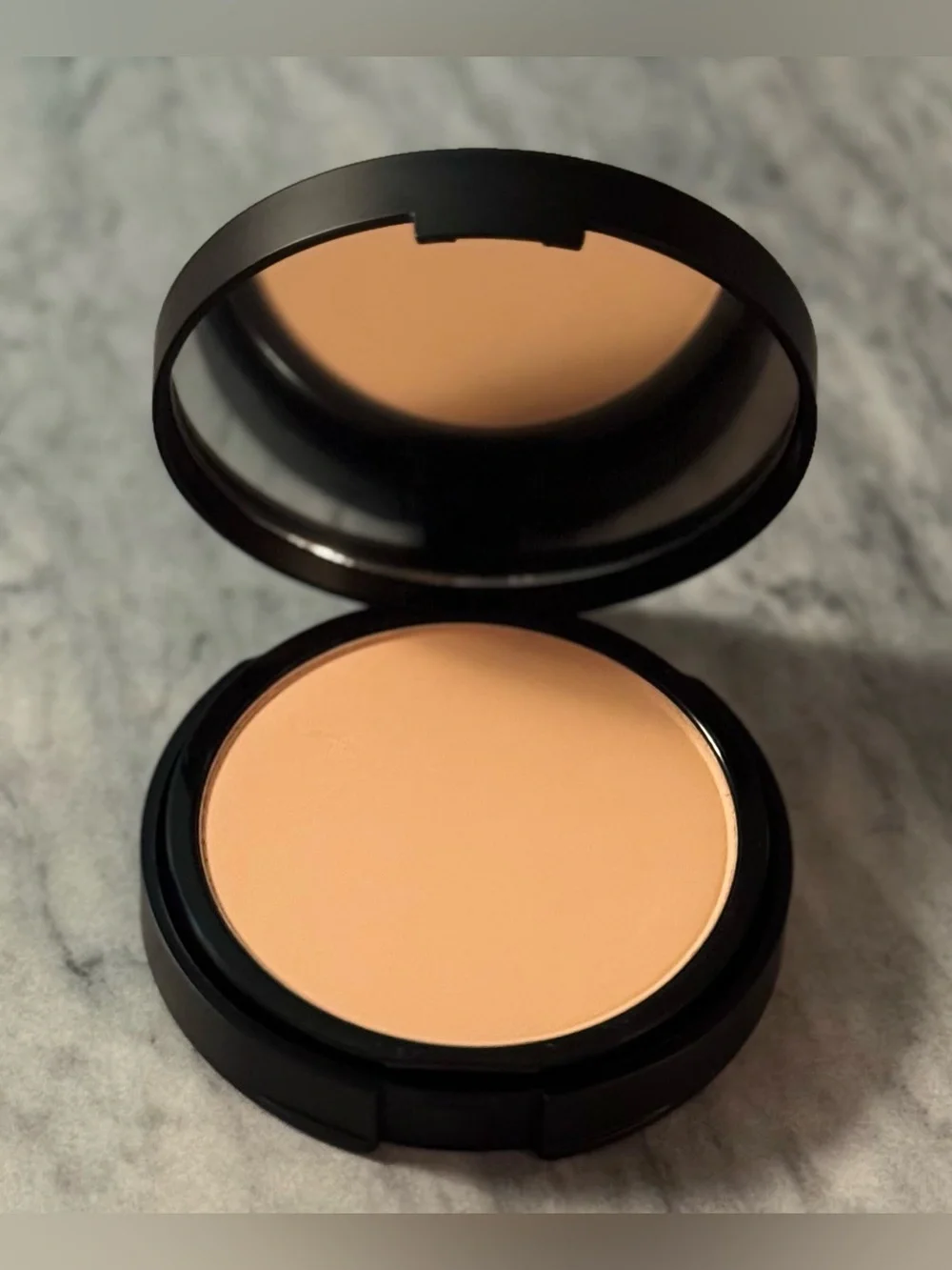 Talc-Free BareMinerals Barepro 24H Skin Perfecting Matte Powder Light 25 Neutral
